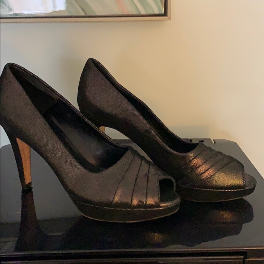 Holiday shoes Vaneli *shimmery* pumps size 8